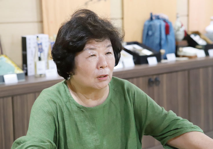 녹파주에 대해 설명하는 박흥선 명인